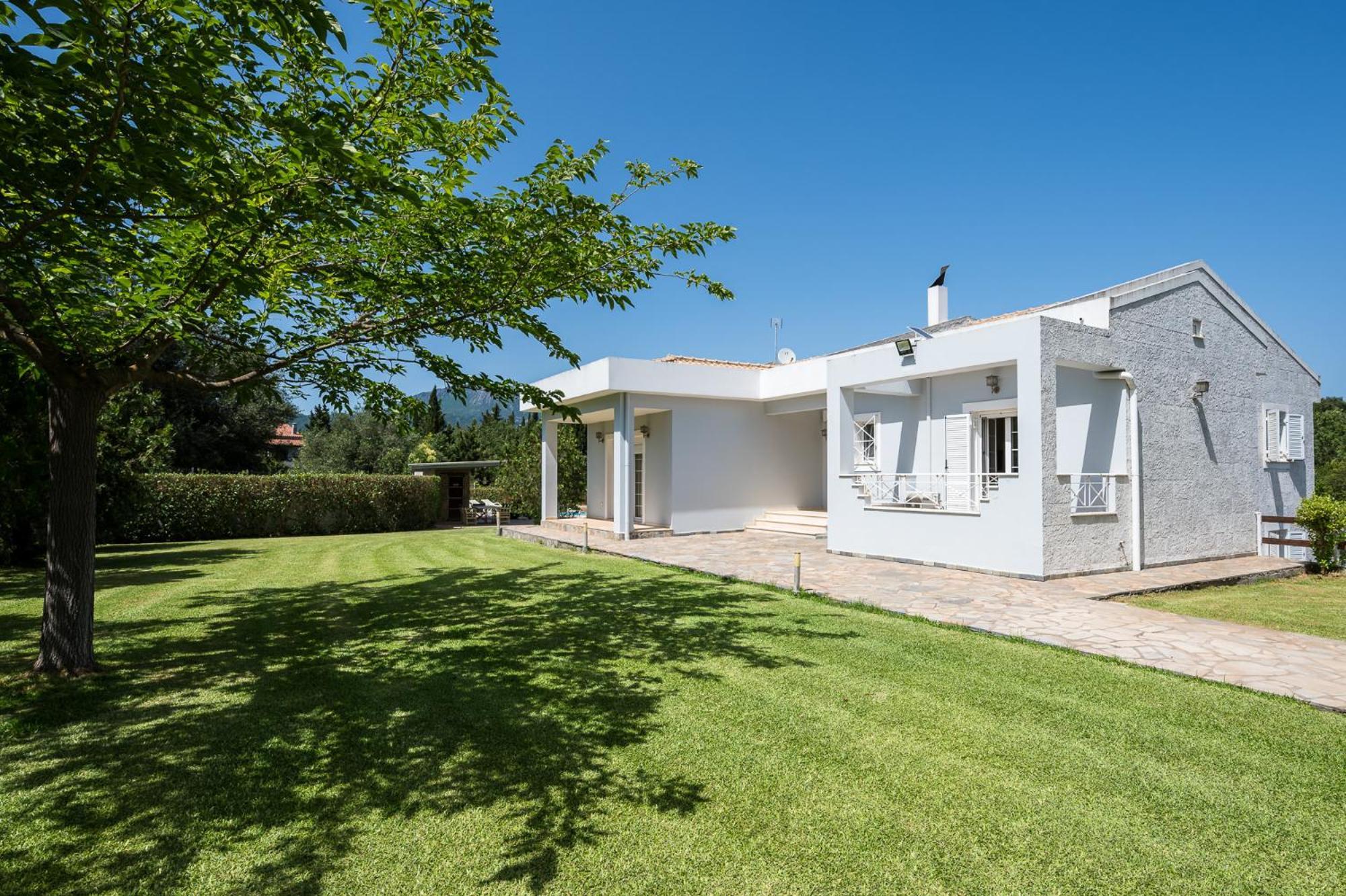 Villa Nefeli With Private Pool By Konnect Dassia  Exterior photo
